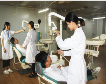 男生学口腔科好不好找工作