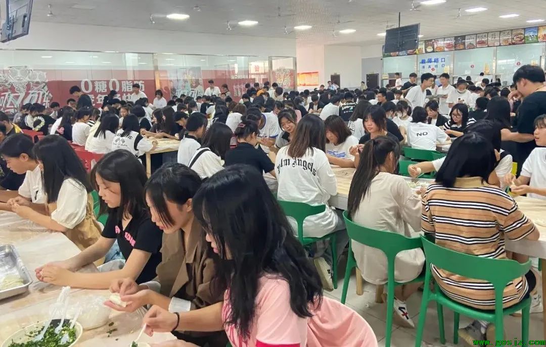 情暖校园 饺香飘溢｜河北同仁医学包饺子活动