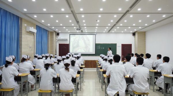 石家庄同仁医学中等专业学校护理实训室图片