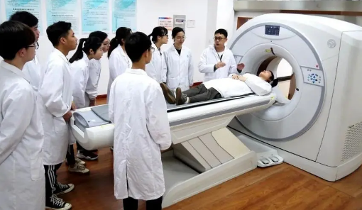 河北同仁医学中等专业学校医学影像技术专业好不好 ?收费?
