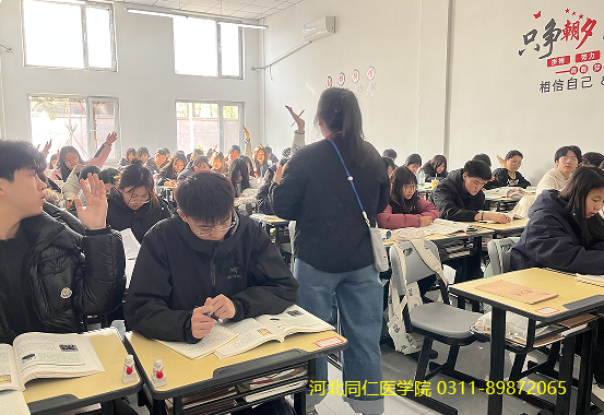 小女生学药剂专业好不好？有前景好就业吗？-河北同仁医学院