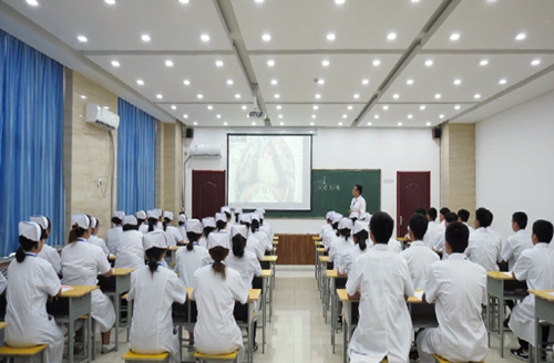 河北同仁医学院毕业可以报考